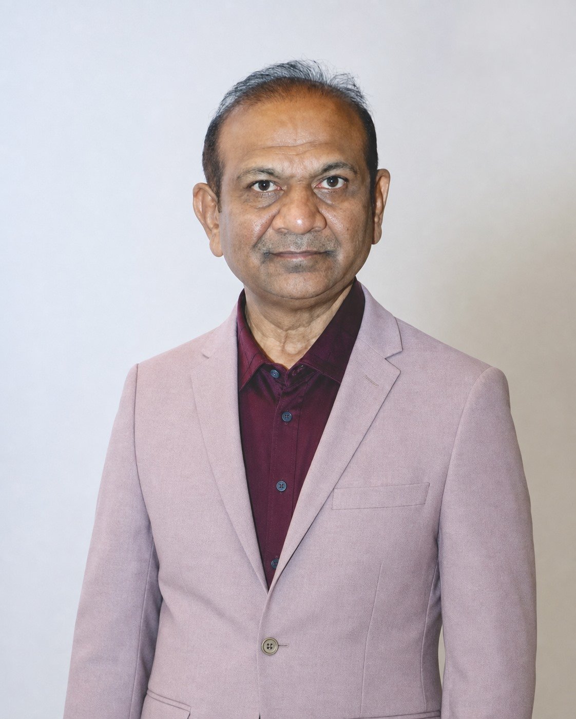 Dr. Mukesh Savaliya, IVF Consultant and Laparoscopic Surgeon